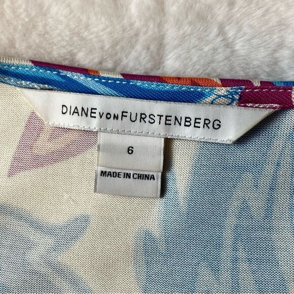 Diane Von Furstenburg Floral Silk Dress Size 6 - Picture 3 of 13